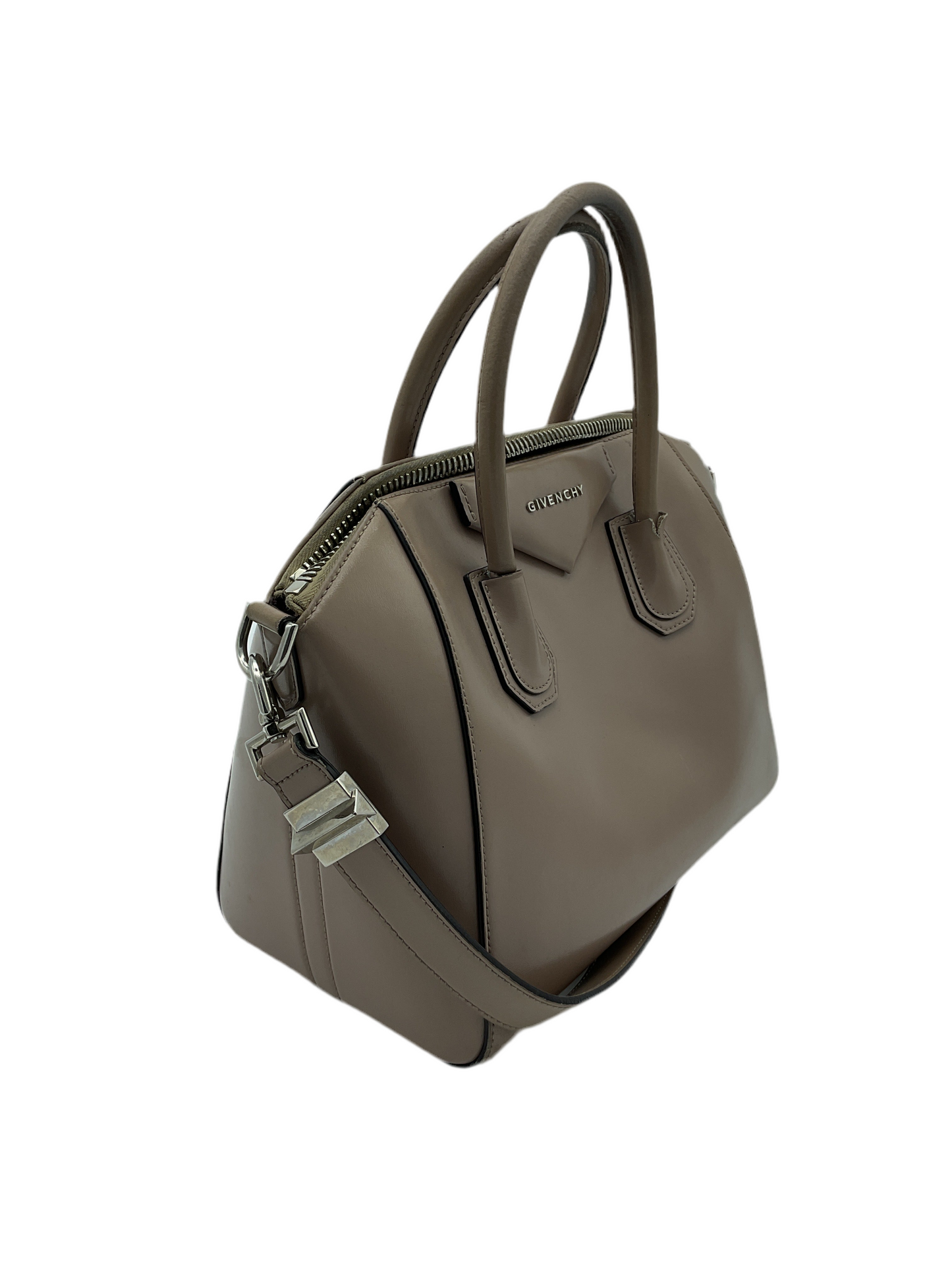 Antigona Givenchy