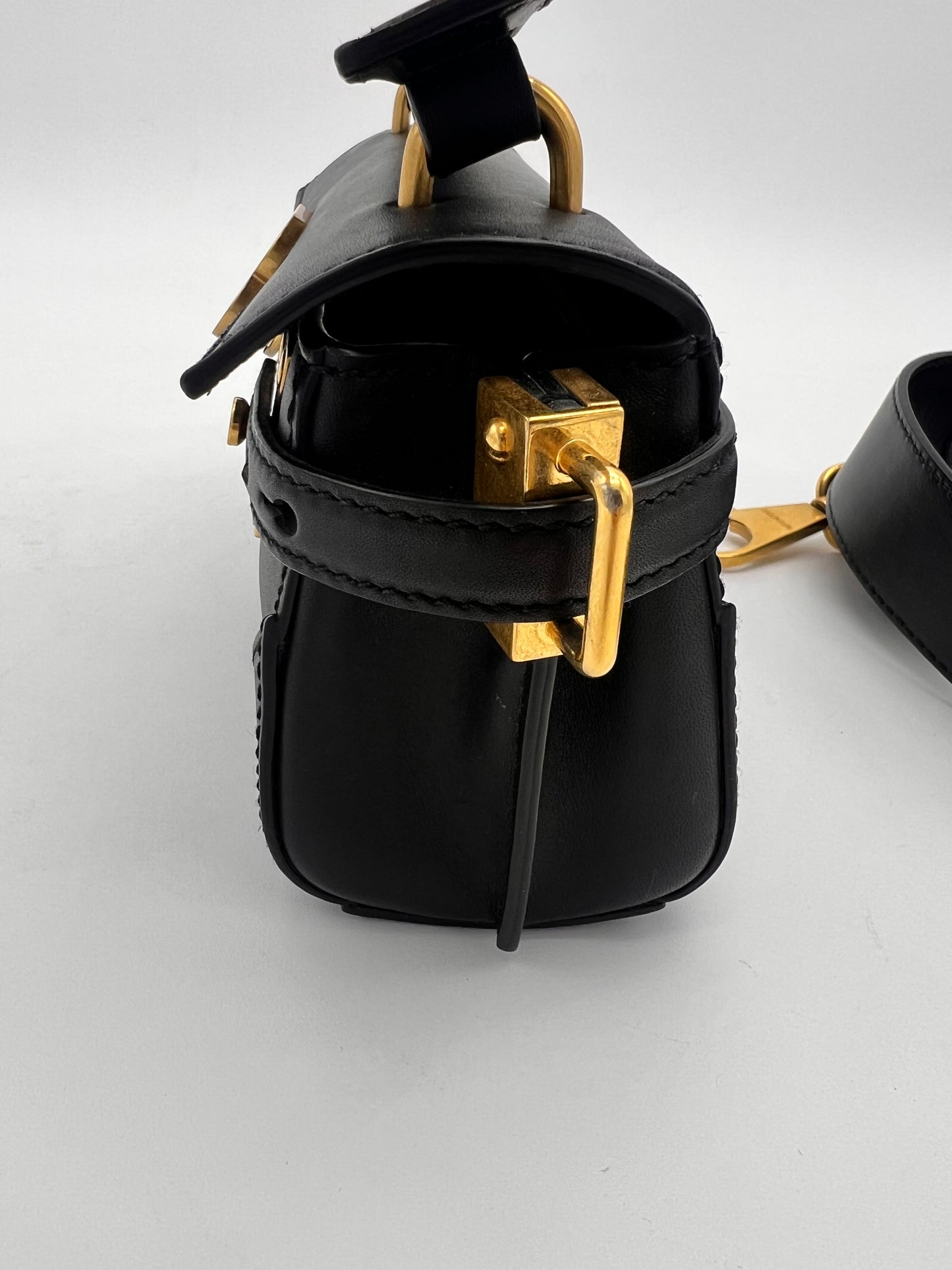 BALMAIN B-buzz crossbody chica.