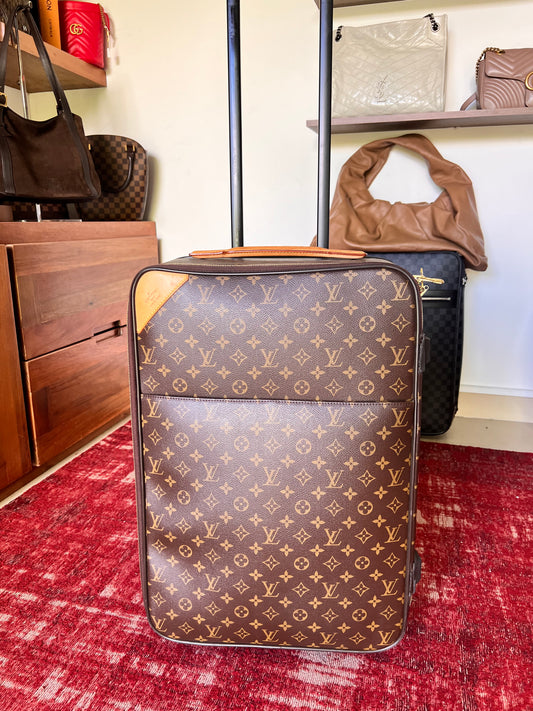 Louis Vuitton maleta monograma