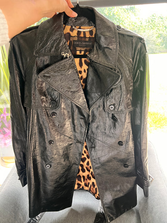 Dolce and Gabbana trench de piel.