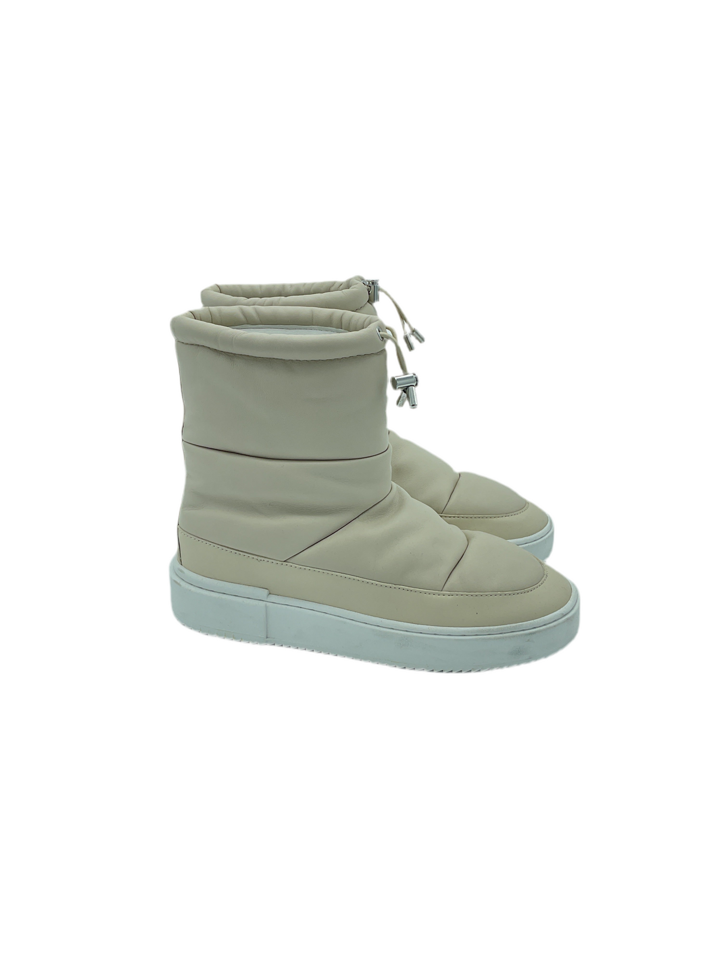 STUART WEITZMAN