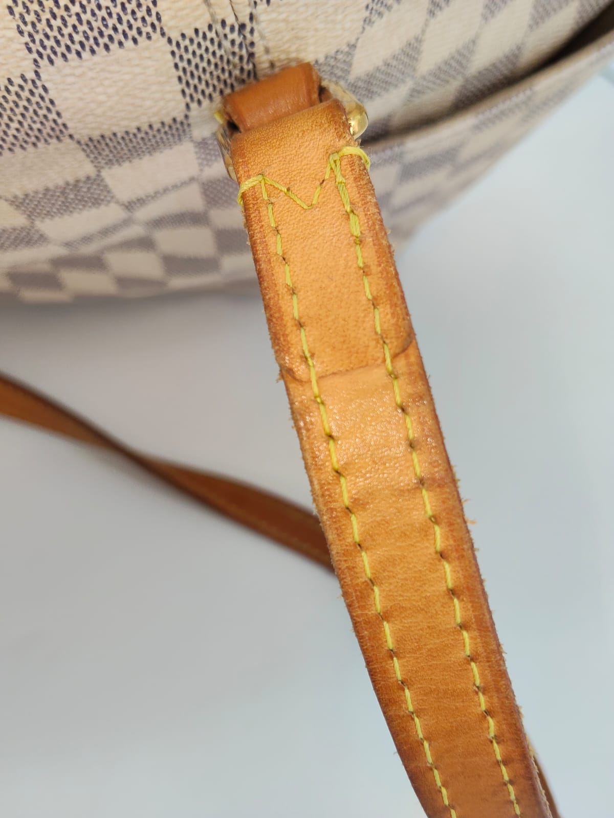 LOUIS VUITTON TOTALLY