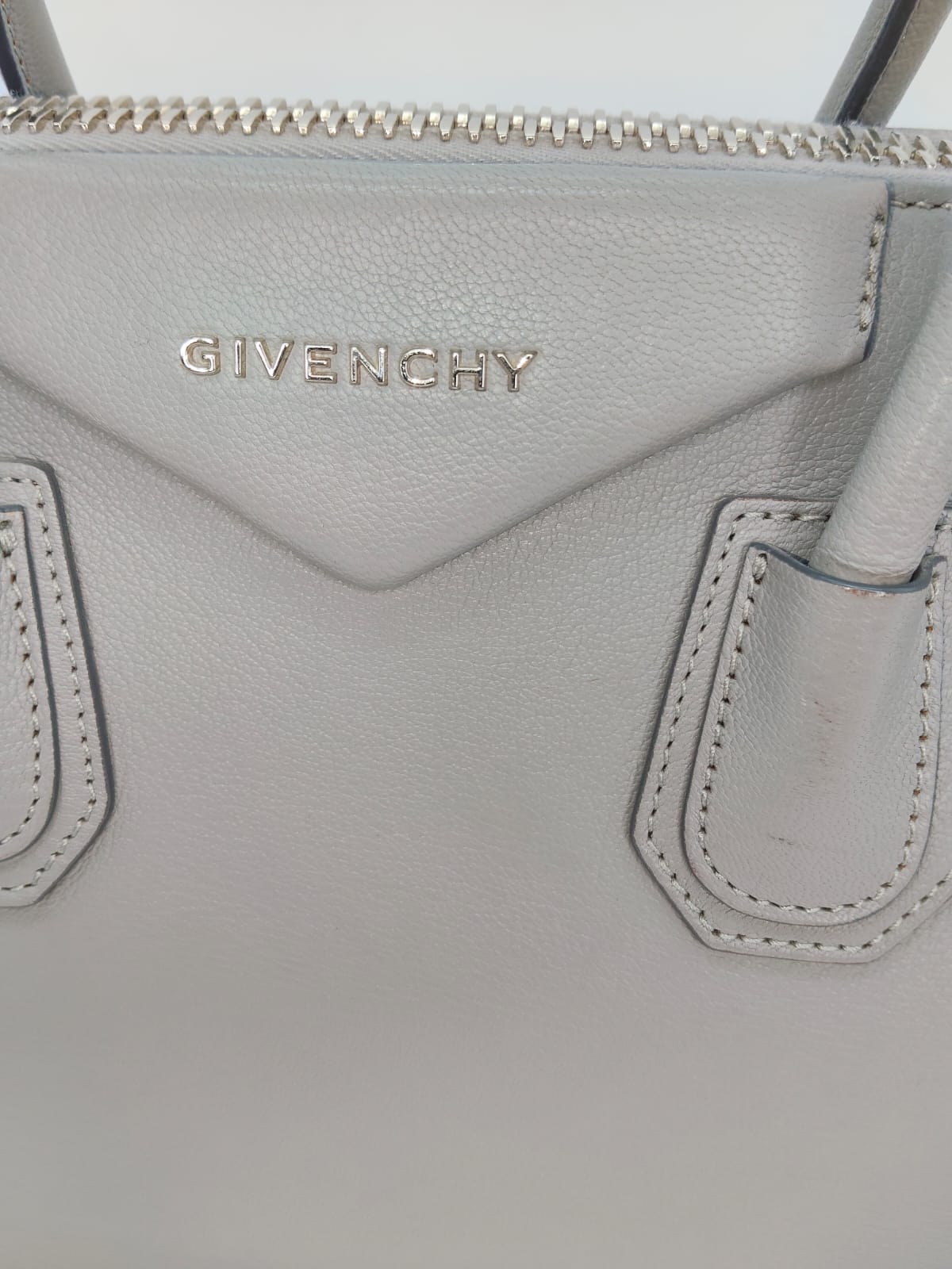 GIVENCHY ANTIGONA